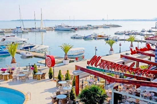 Dolce Vita sea view apartment Sveti Vlas Esterno foto